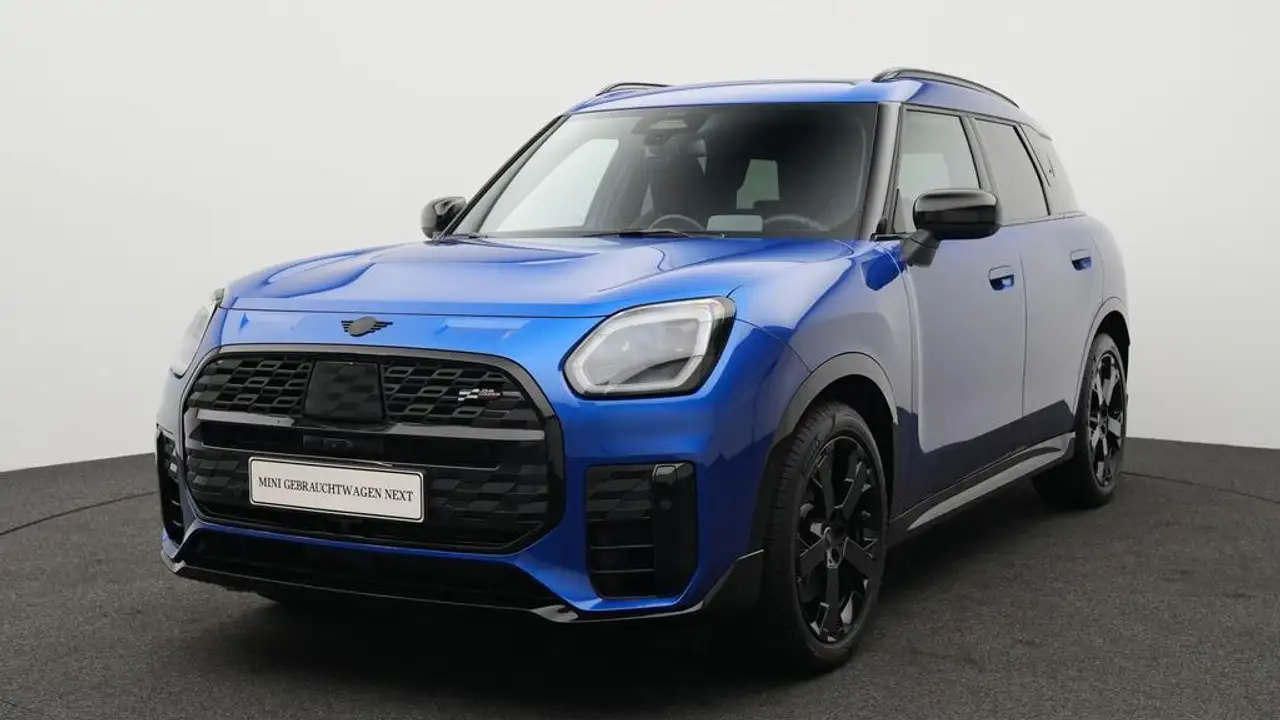 MINI Countryman S All4 John Cooper Works Trim — photo 1 of 26