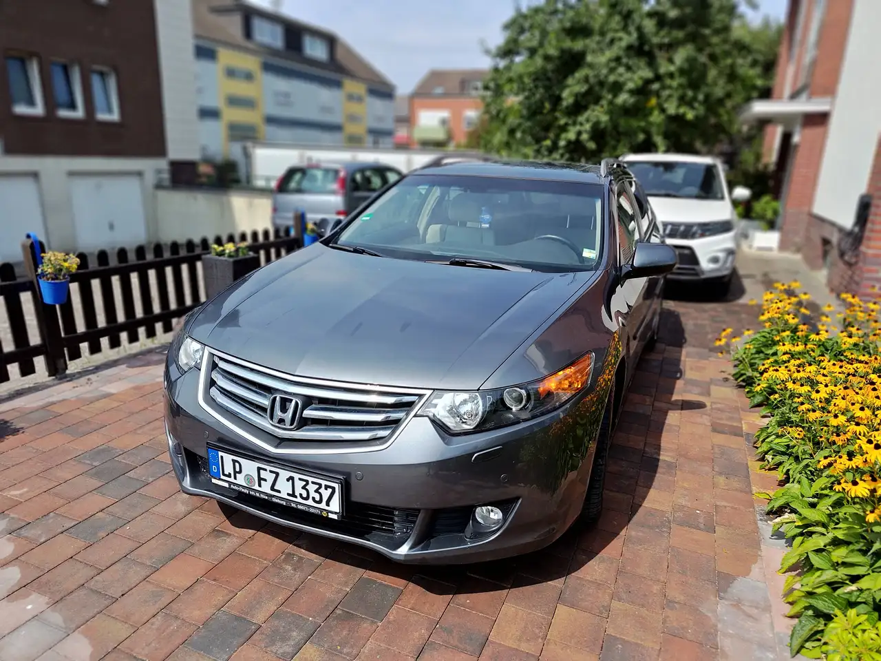 Honda Accord Accord Tourer 2.0 Automatik Executive — photo 1 of 22