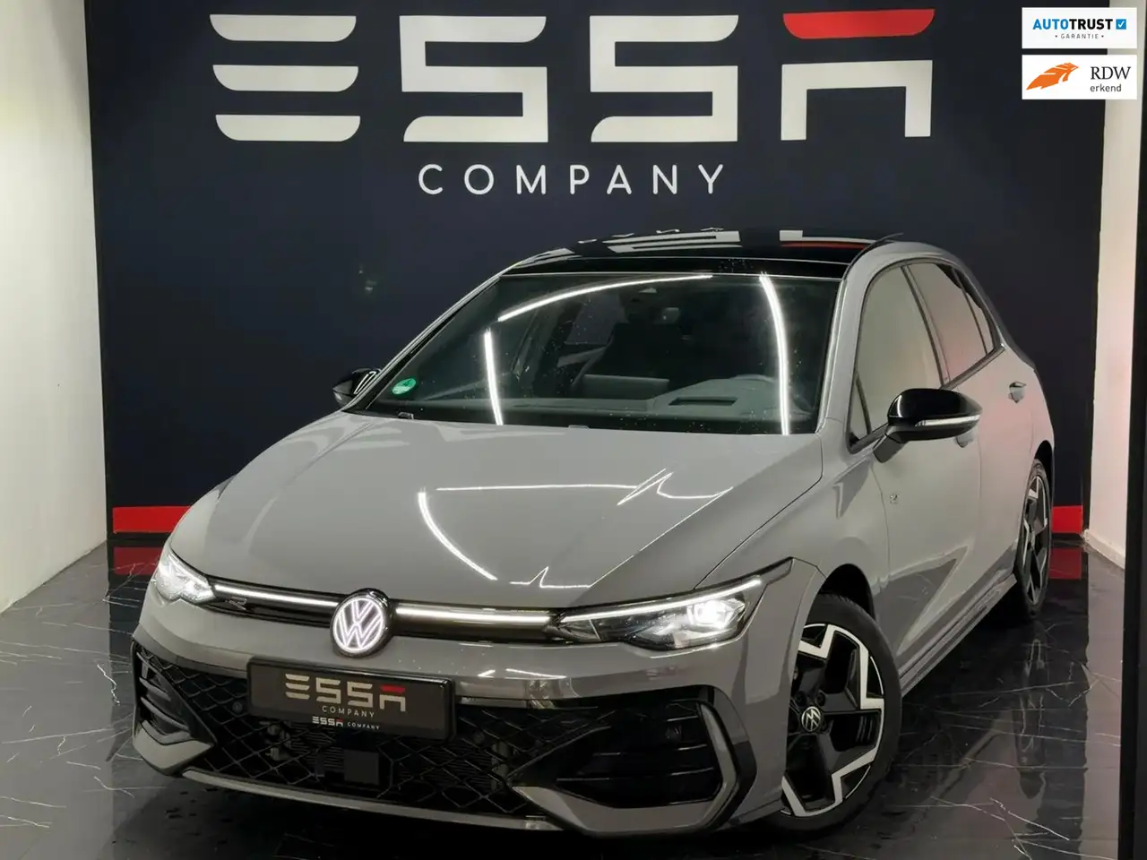 Volkswagen Golf 1.5 eTSI R-Line Pano|IQ|Dodehoek|Camera|ACC — photo 1 of 27