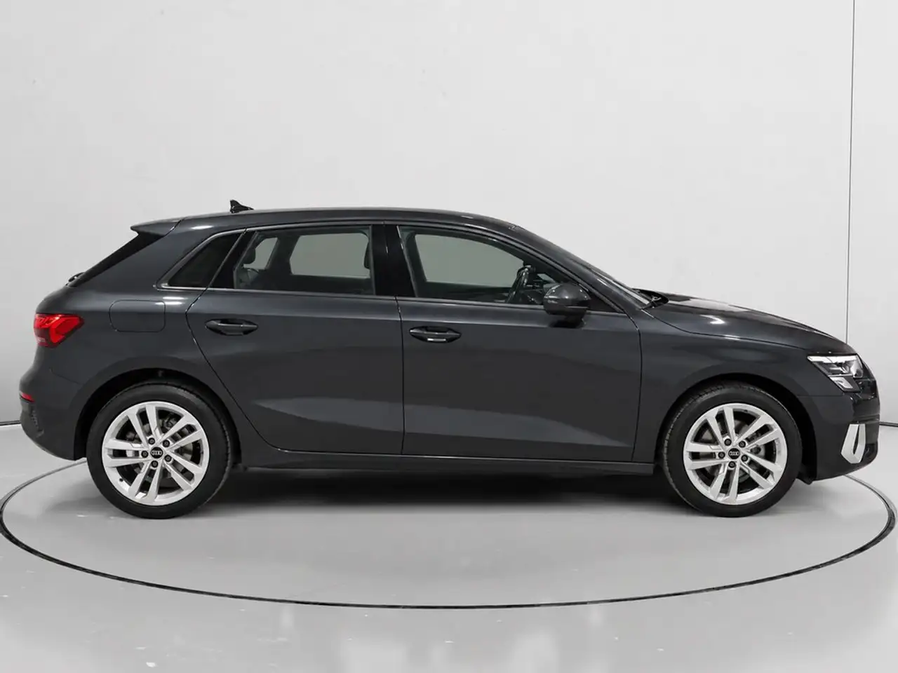 2023 Audi A3 Sportback 30 TFSI Advanced S tronic, photograph 2