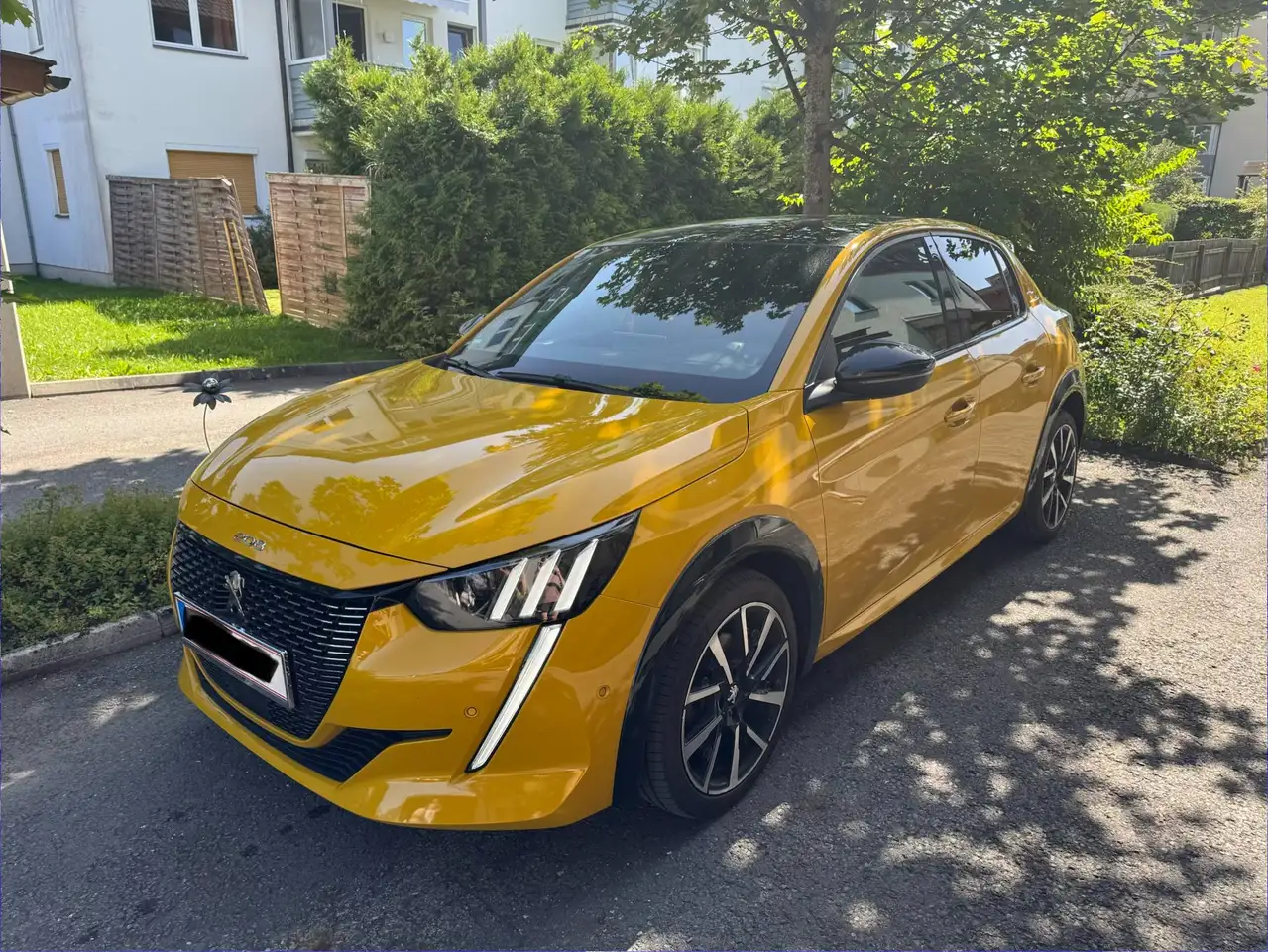 Peugeot 208 208 GT-Line PureTech 100 S — photo 1 of 28