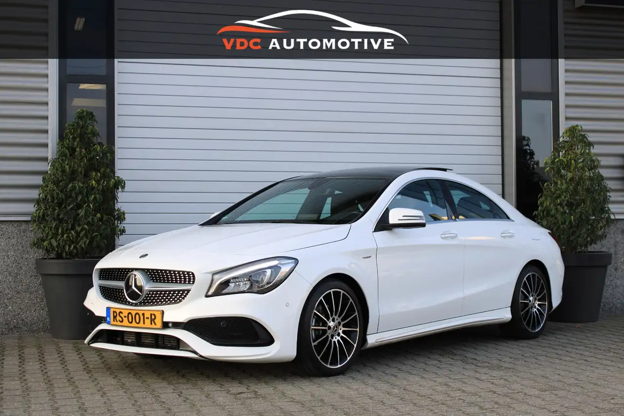 Mercedes-Benz CLA 180 AMG Pano | Distronic | Memory | Camera | Carplay | — photo 1 of 35