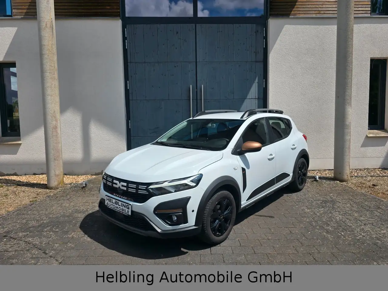 Dacia Sandero III Stepway Extreme+ CAM Navi — photo 1 of 20