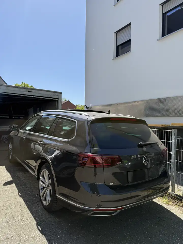 Volkswagen Passat Variant Passat Varianr R-line 2022 — photo 1 of 15