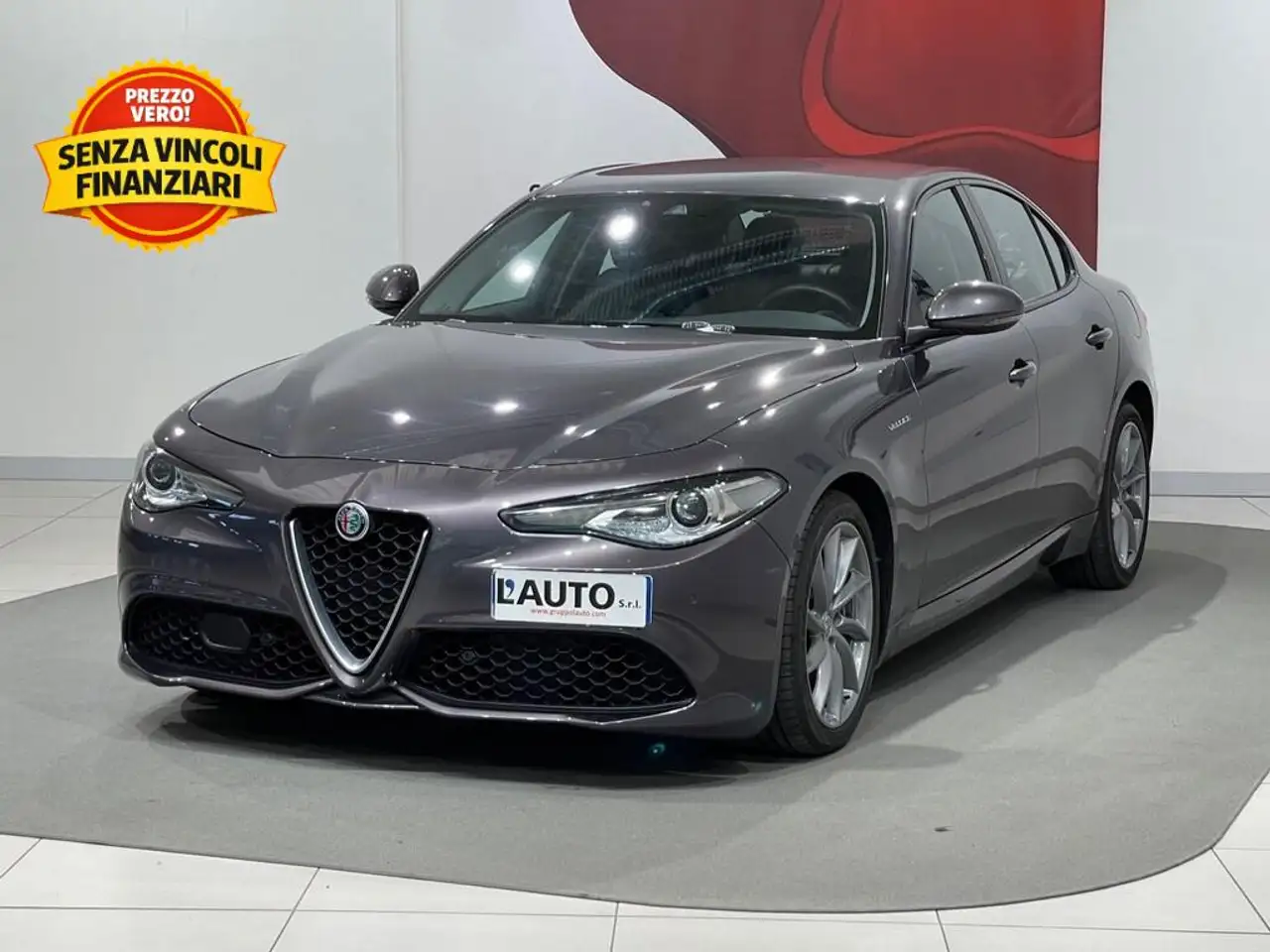 Alfa Romeo Giulia 2.2 t Veloce Q4 210cv awd auto — photo 1 of 15