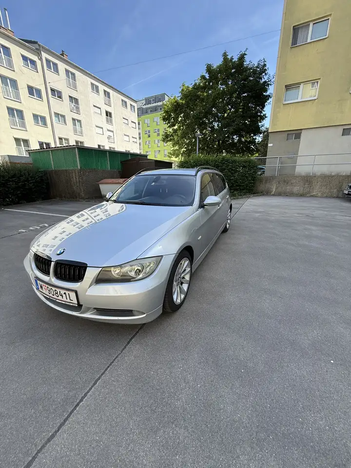 BMW 325 325d DPF Touring — photo 1 of 15