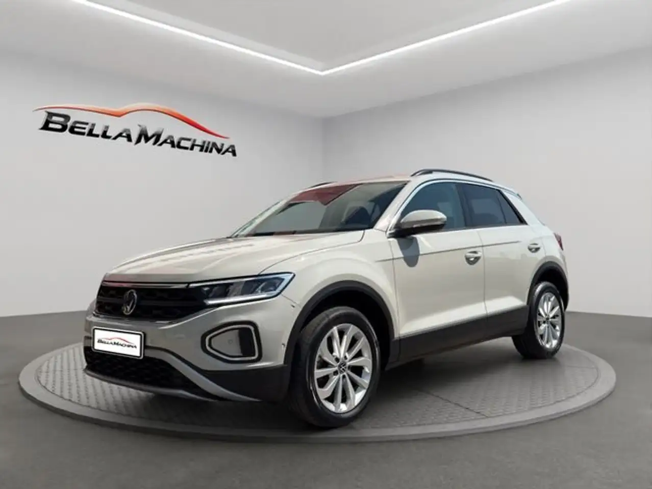 Volkswagen T-Roc 2.0TDI Life 110KW — photo 1 of 28
