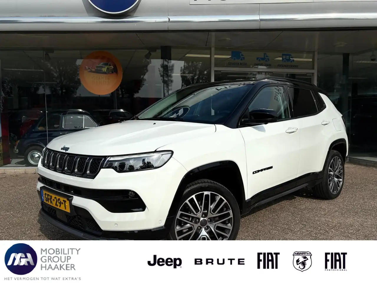 Jeep Compass 4xe 240 Plug-in Hybrid Electric Summit | Apple-And — photo 1 of 25