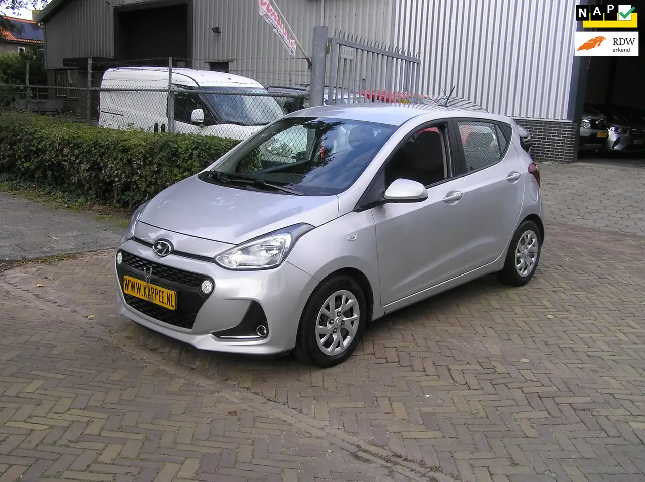 Hyundai i10 1.0i Comfort 101 d km nap airco nieuwe apk — photo 1 of 23