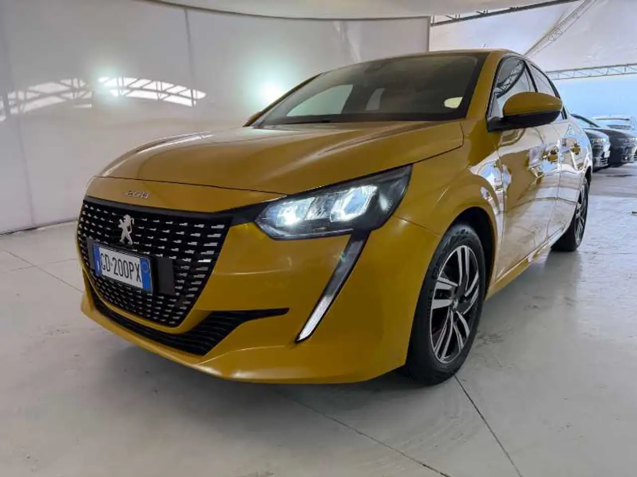 Peugeot 208 5 Porte 1.2 PureTech Allure Pack — photo 1 of 21