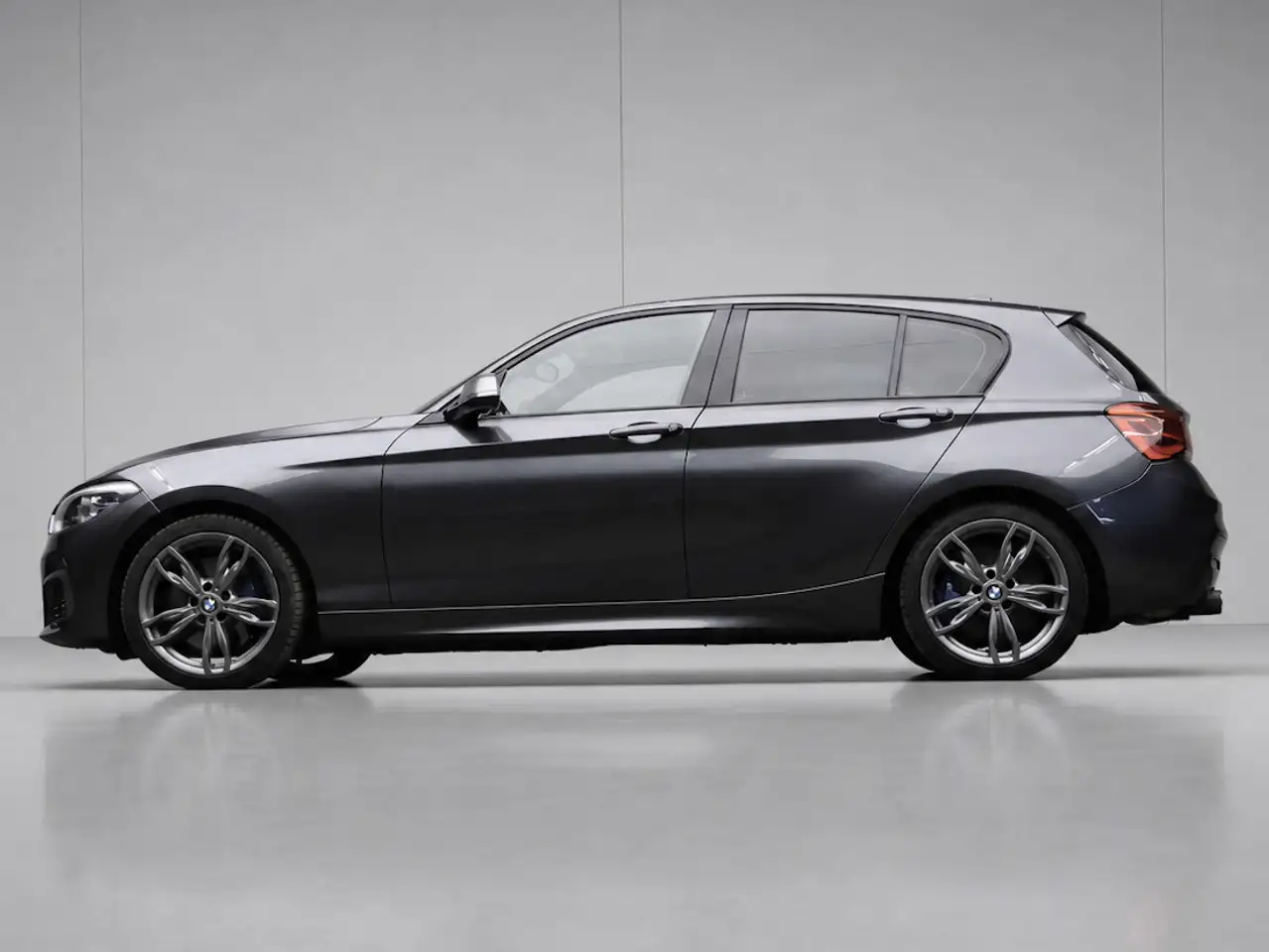 BMW 135 1-serie M135i xDrive Sport (GROOT NAVI,PDC,MATRIX, — photo 1 of 40