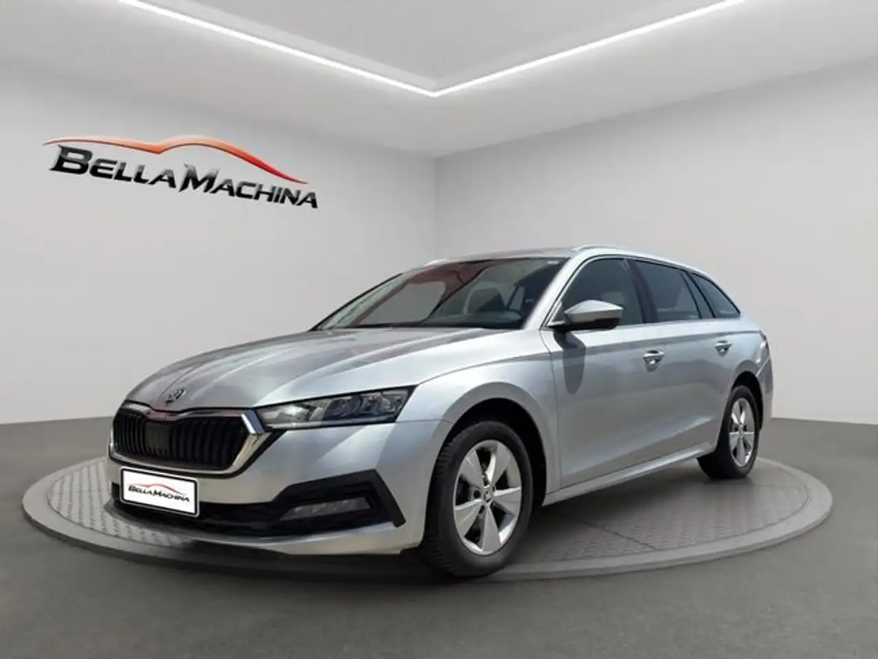 Skoda Octavia Combi 2.0TDI Ambition DSG 110kW — photo 1 of 28