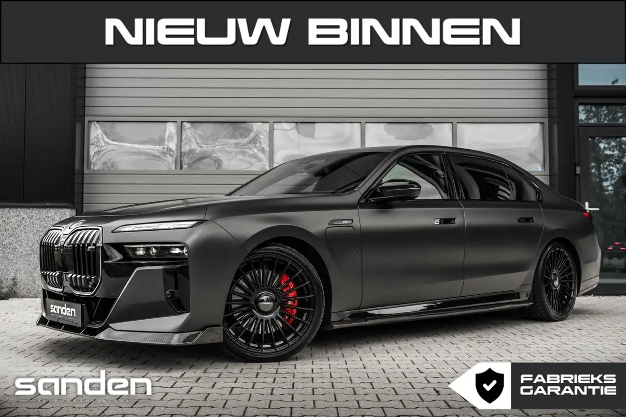 BMW 760 7-serie M760e xDrive MSport Pro|Theatre|B&W|Skylou — photo 1 of 40