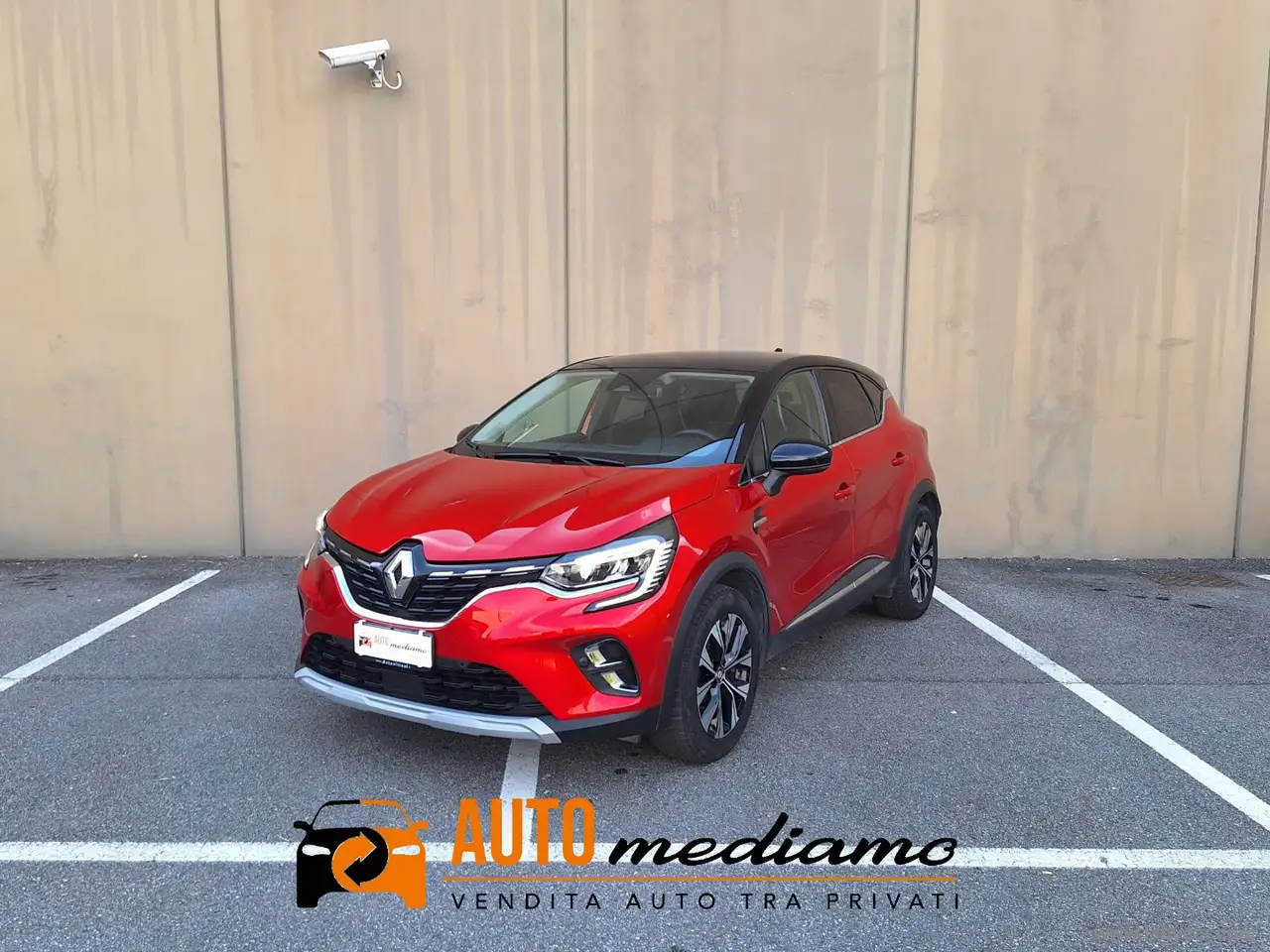 Renault Captur TCe 100 CV GPL UNICOPROP. CERCHI 17 — photo 1 of 15