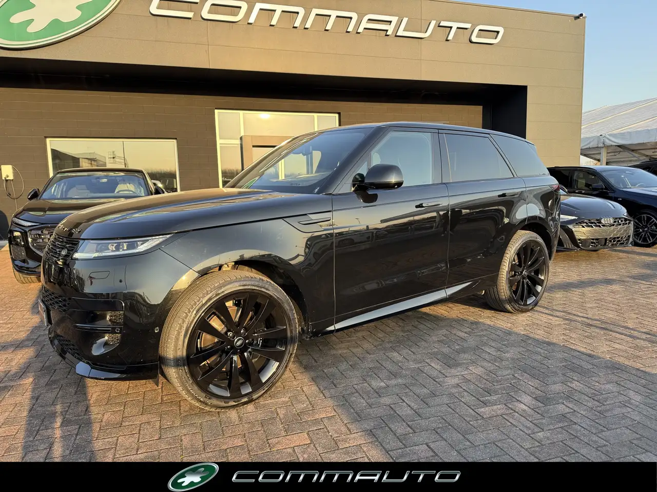 Land Rover Range Rover Sport 3.0D l6 300 CV Dynamic HSE — photo 1 of 15