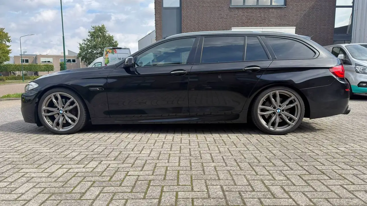 2011 BMW 535 BMW 535d RWD Touring F11 M Sport, bouwjaar 2011., photograph 2