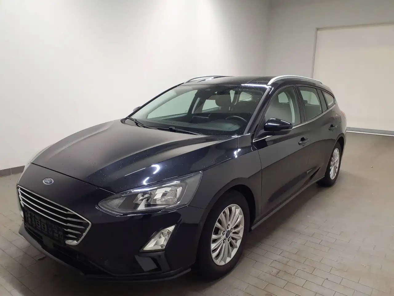 Ford Focus Titanium Winterpaket RFKA Totwinkel Asist Navi — photo 1 of 16