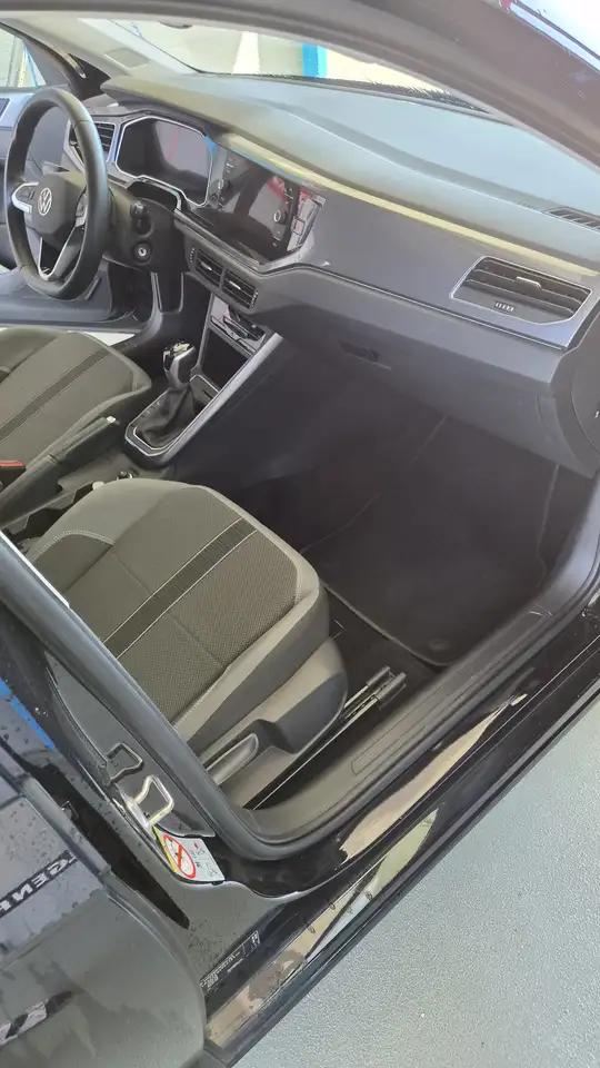 Volkswagen Polo Style — photo 1 of 20