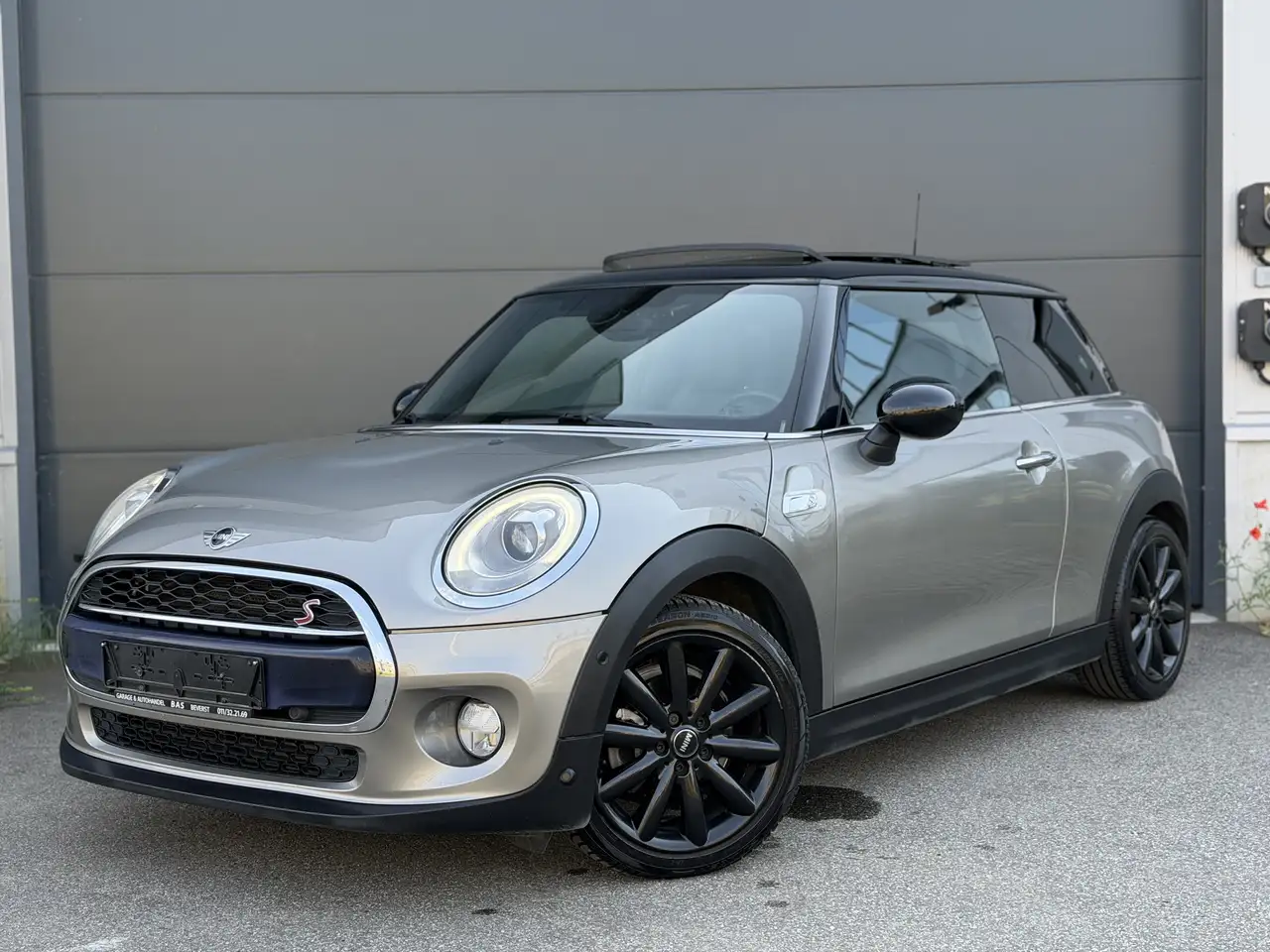 MINI Cooper D Mini 1.5 DA Cooper*Pano*Xenon*Led*Pro Navi*Garanti — photo 1 of 15