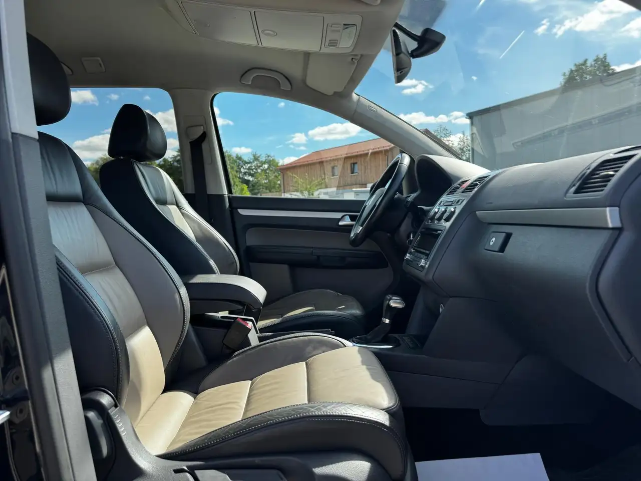 2010 Volkswagen Touran 1.4/Automatik/TÜV Neu/Service Neu, photograph 12