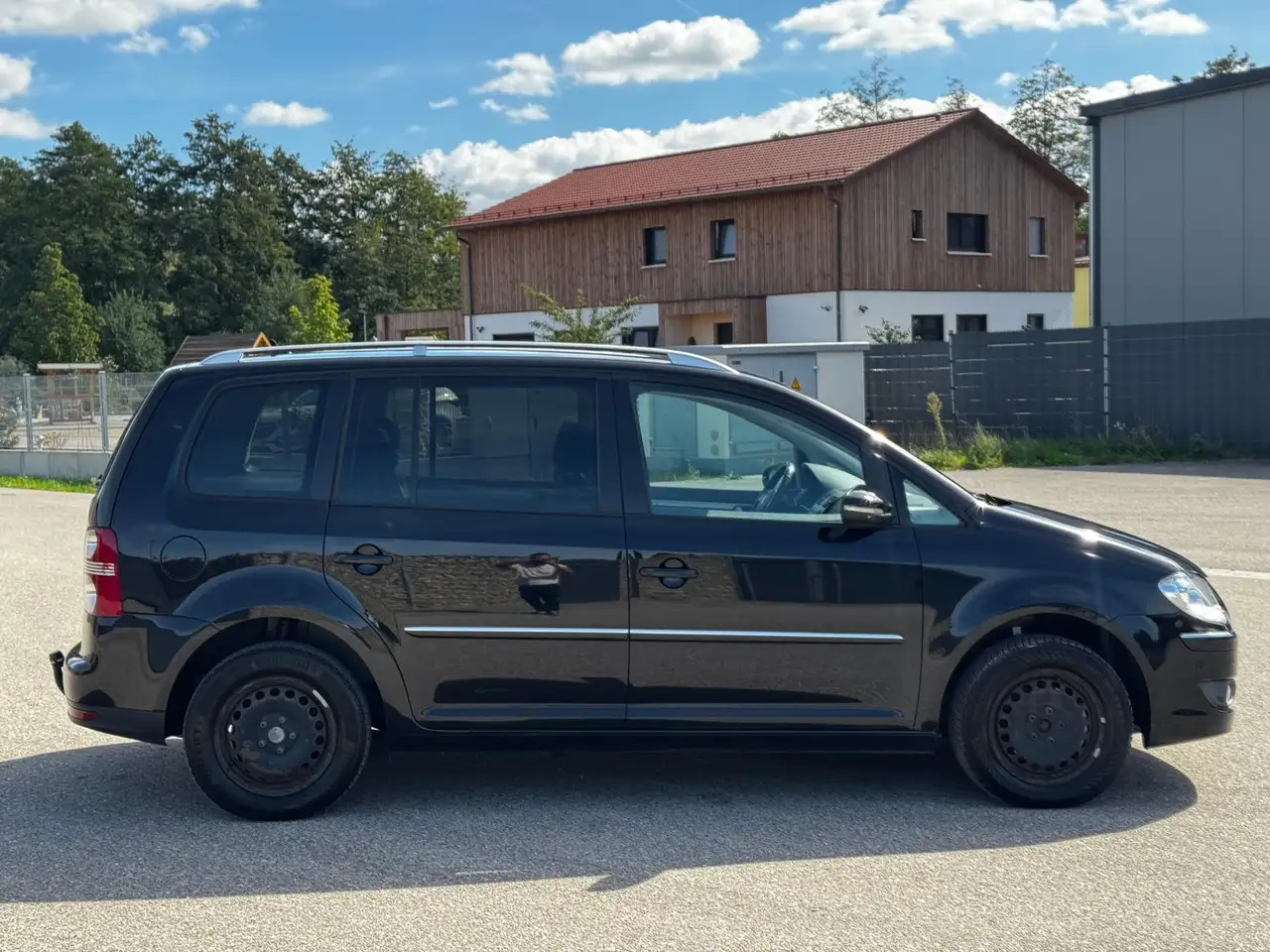 2010 Volkswagen Touran 1.4/Automatik/TÜV Neu/Service Neu, photograph 8
