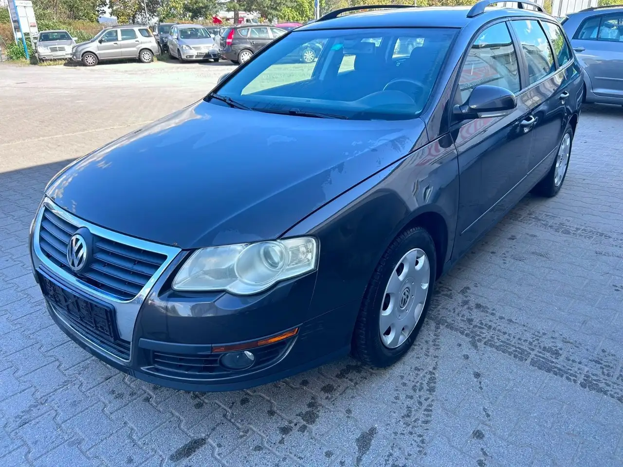 Volkswagen Passat Variant Trendline — photo 1 of 9