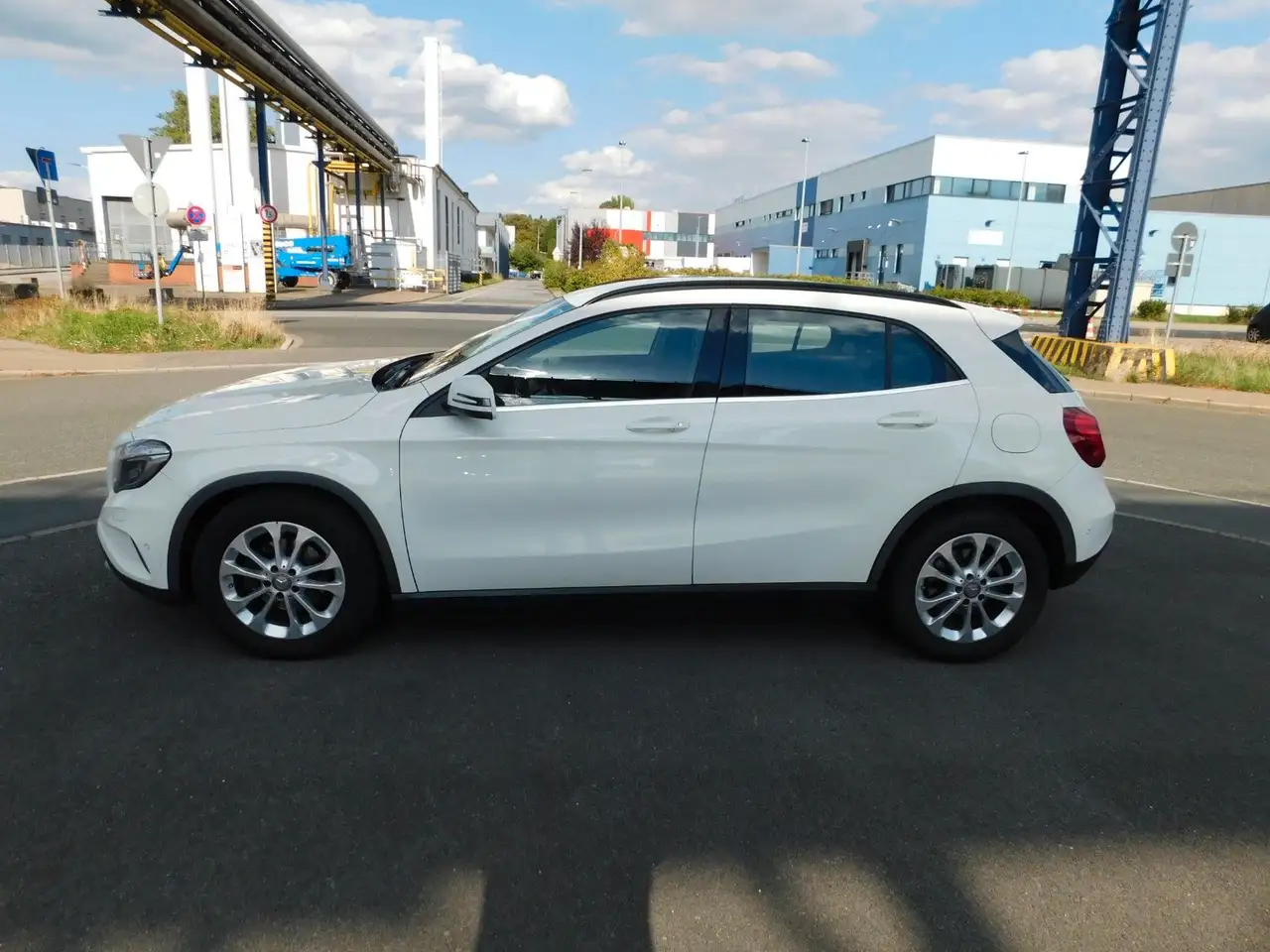 Mercedes-Benz GLA 200 GLA GLA 200 CDI / d — photo 1 of 28