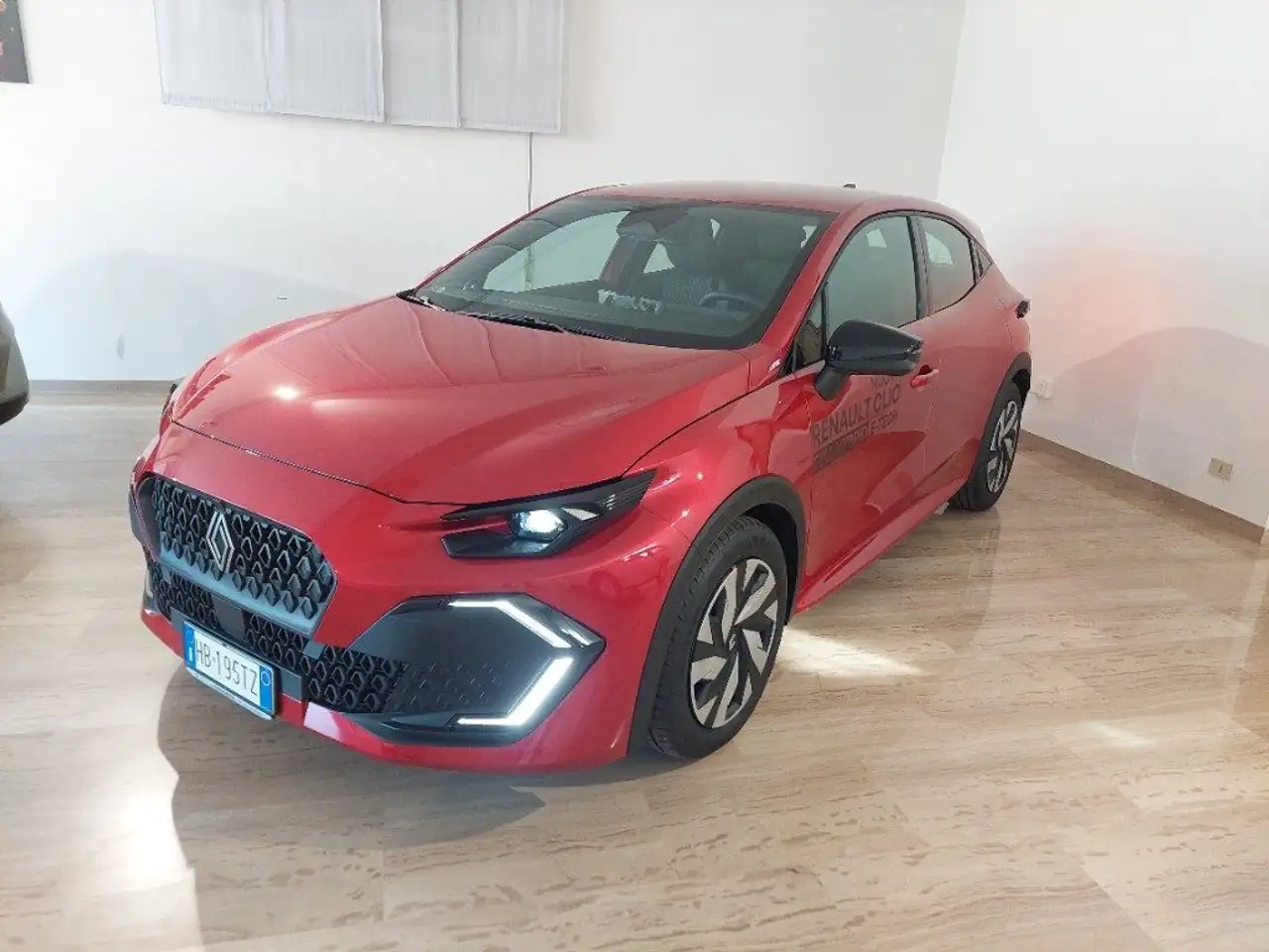 Renault Clio TCe 115 CV 5 porte Evolution — photo 1 of 15