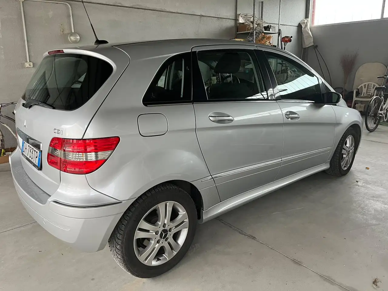 Mercedes-Benz 180 Cdi — photo 1 of 15