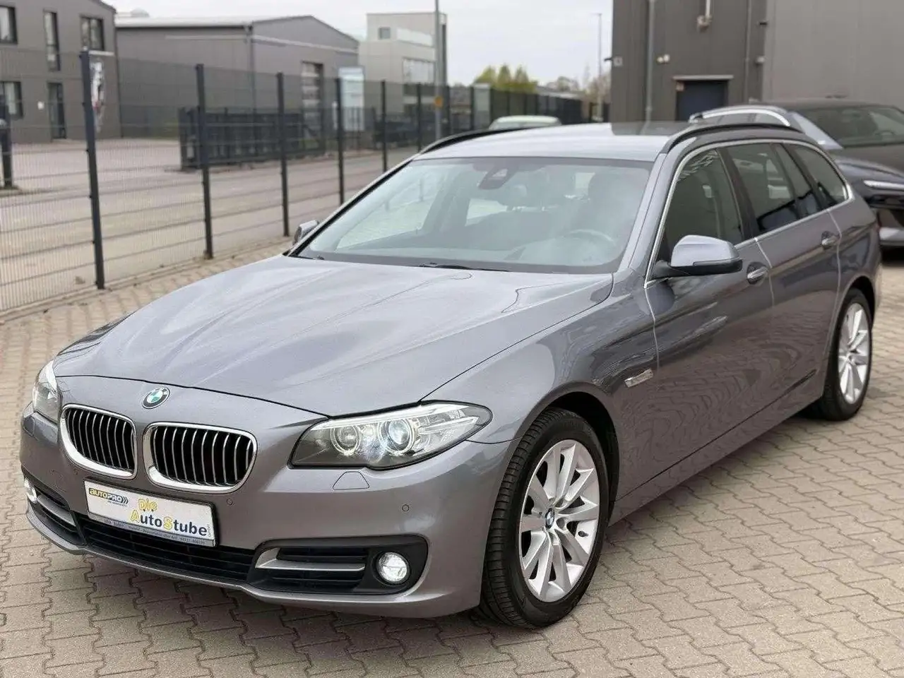 BMW 520 D Xdrive/Leder/Bi-Xenon/Navi/HuD/MFL/2.Hd — photo 1 of 19