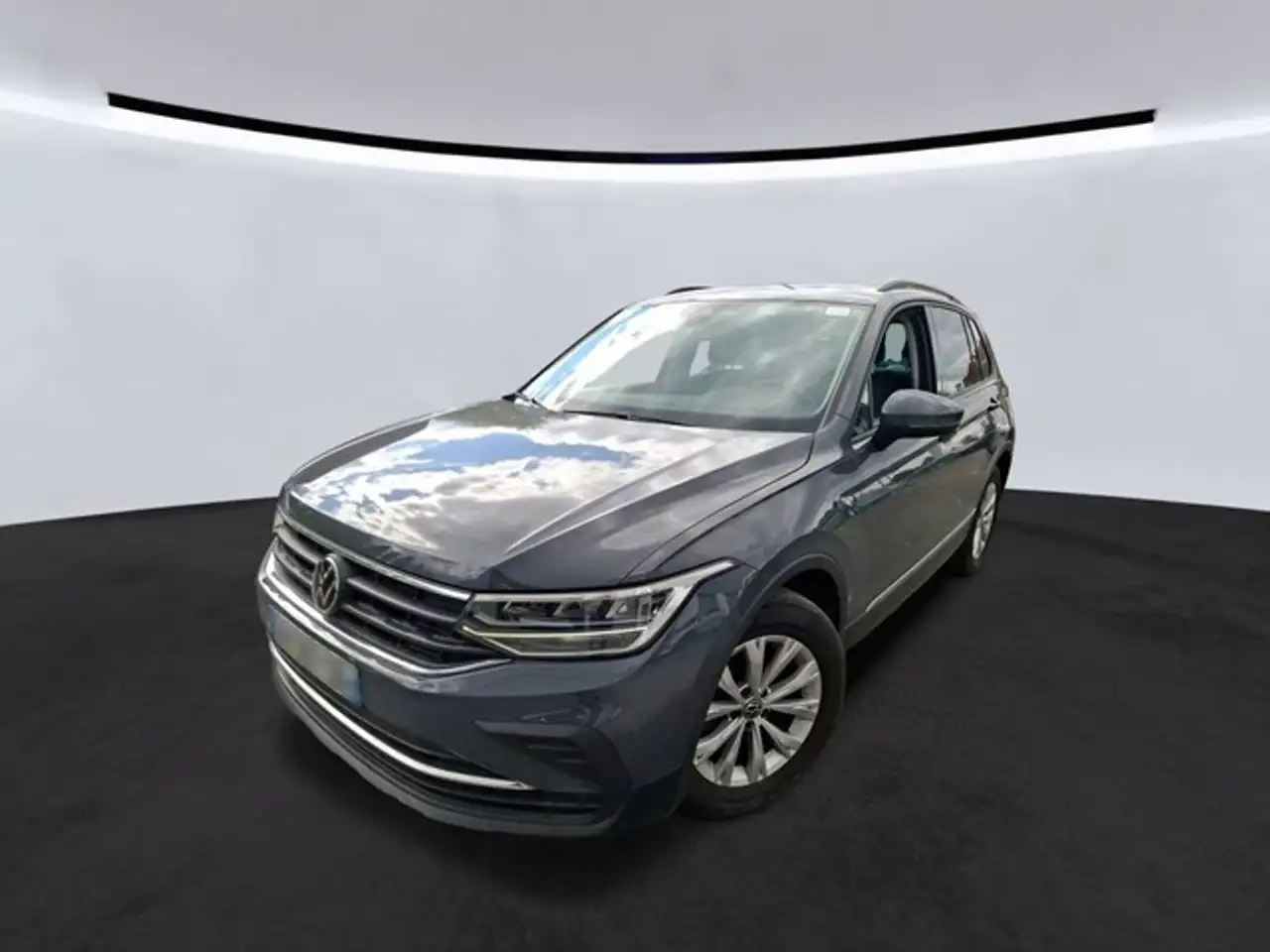 Volkswagen Tiguan Life 2.0 TDI DSG Kamera/Navi/LED/ Life — photo 1 of 8