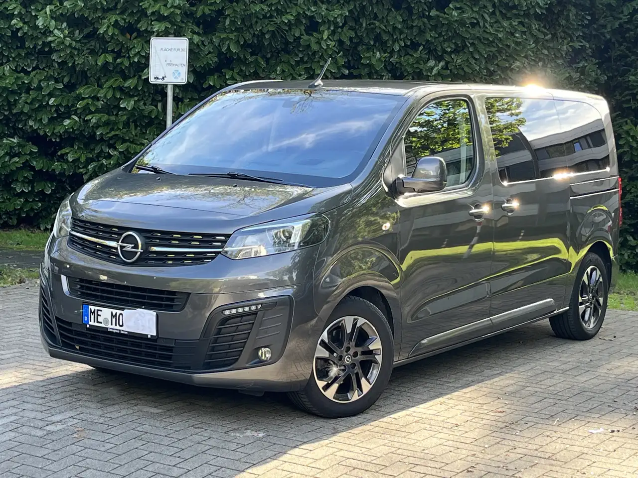 Opel Zafira Life M Voll, 177ps, 8 Sitzer — photo 1 of 20