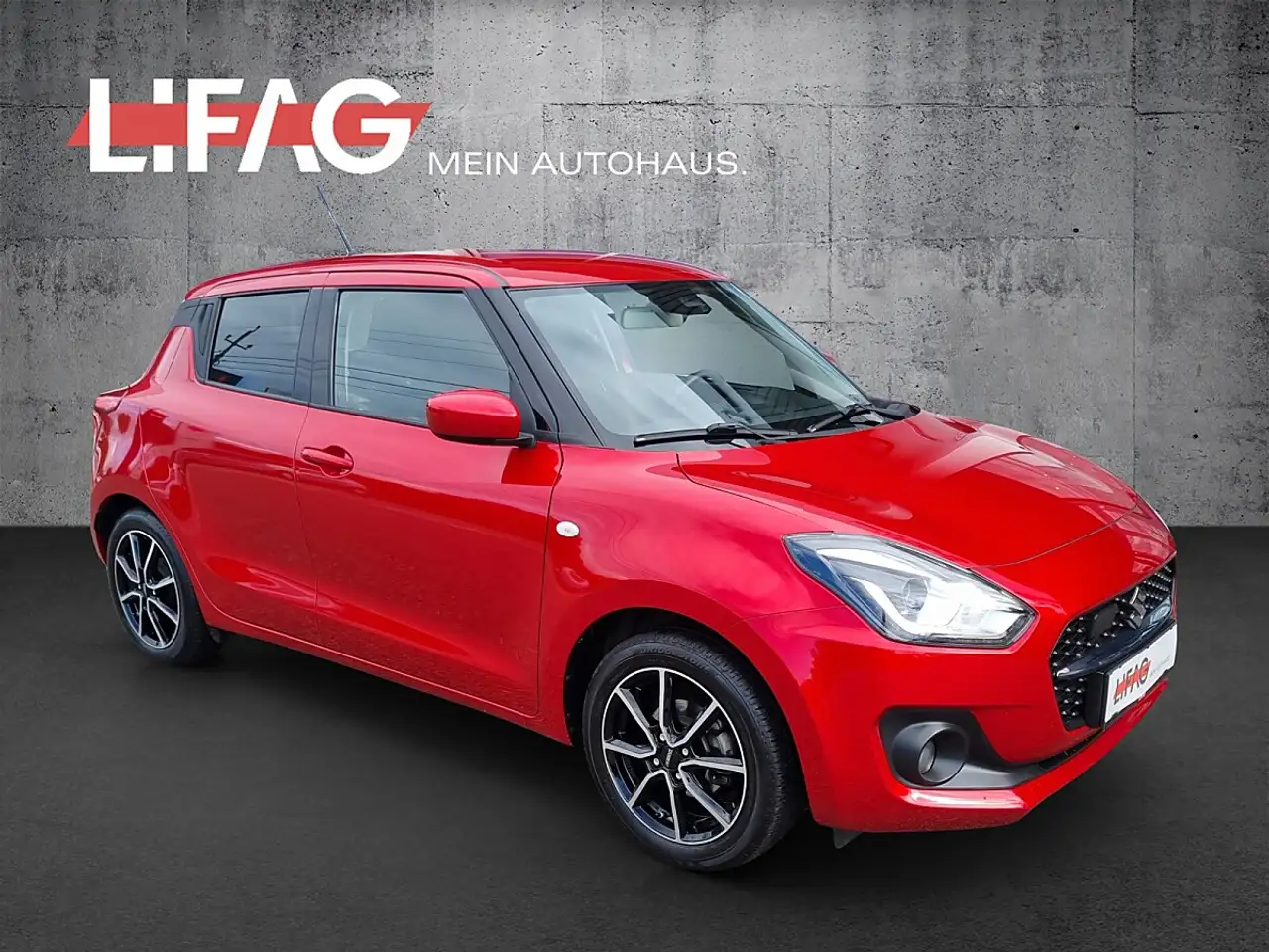 Suzuki Swift 1,2 Hybrid DualJet Shine — photo 1 of 14