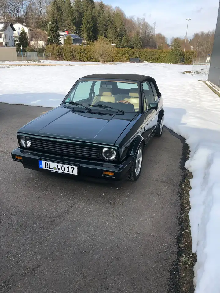 Volkswagen Golf Cabrio Classic Line — photo 1 of 12