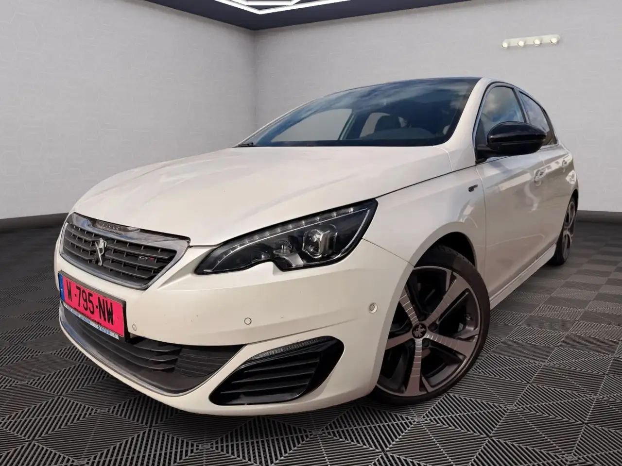 Peugeot 308 GT HDI 180 — photo 1 of 13