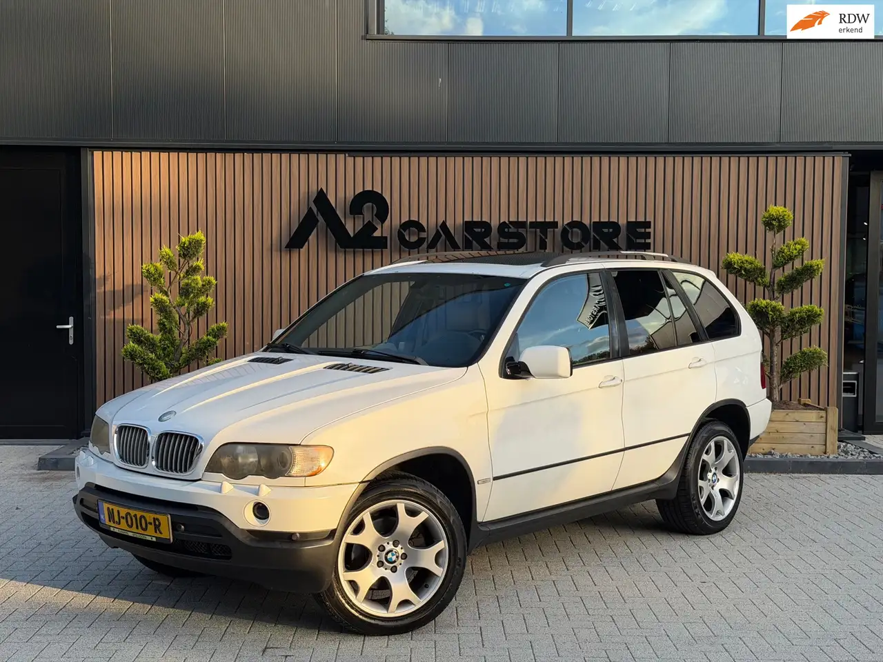 BMW X5 4.4i V8 2002 AUTOMAAT LAGE KM — photo 1 of 24