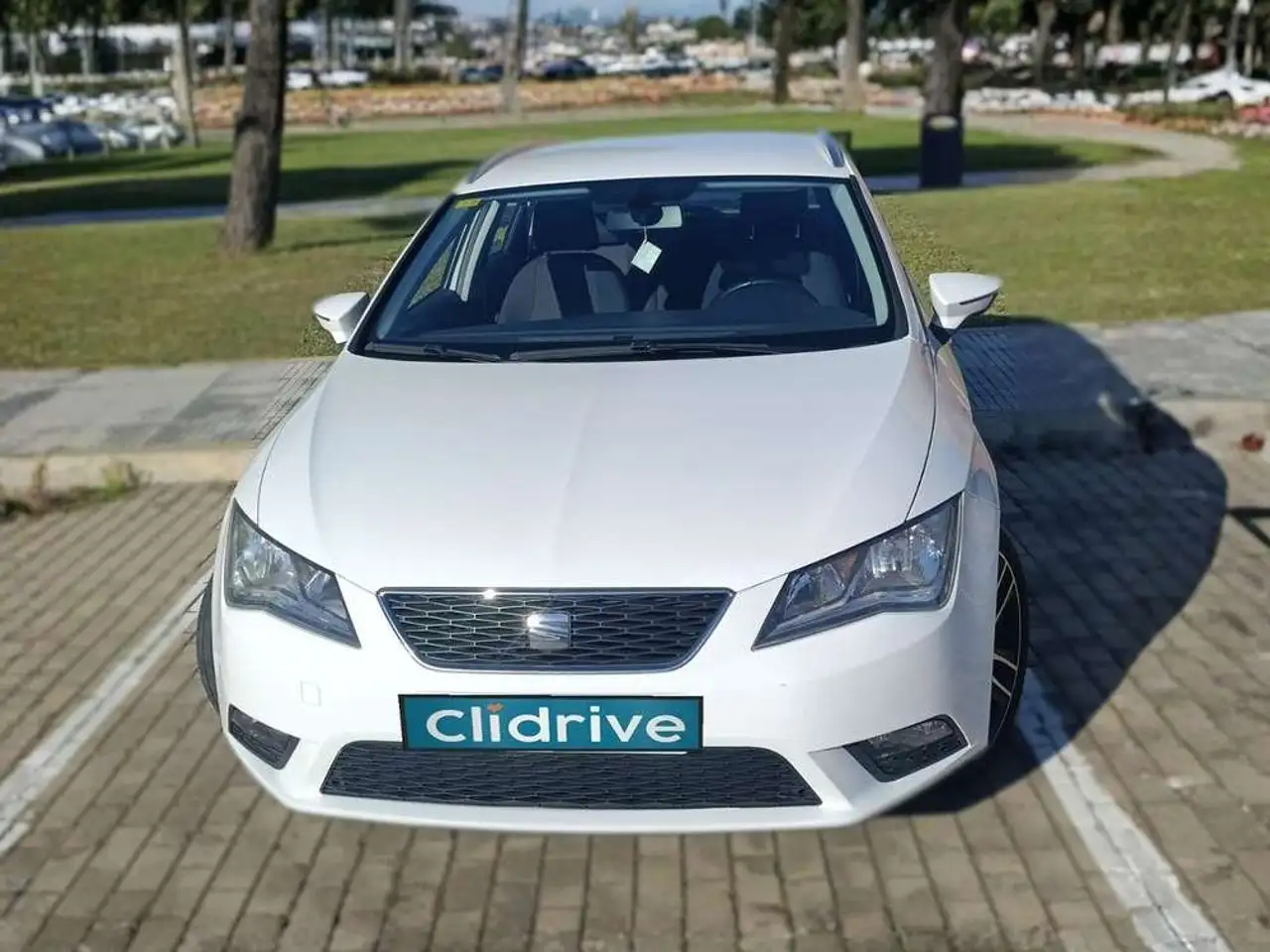 SEAT Leon ST 2.0TDI CR S&S Style — photo 1 of 11