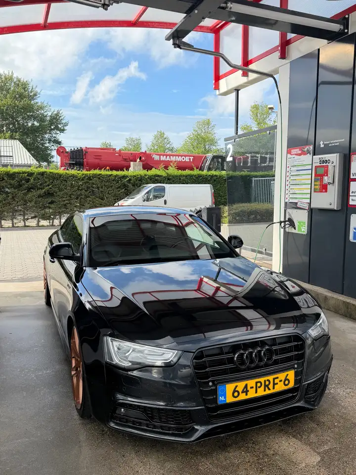 Audi A5 1.8 TFSI — photo 1 of 11