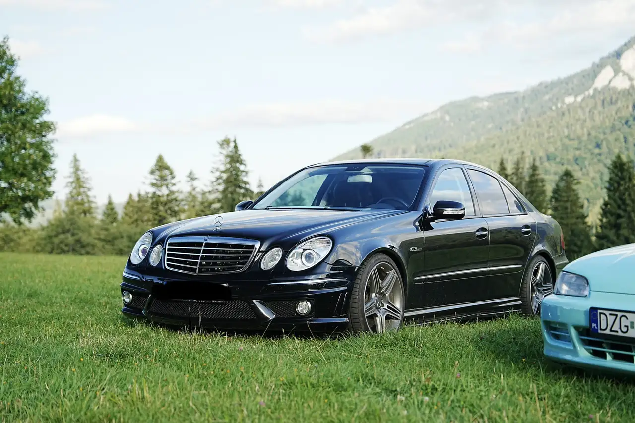 Mercedes-Benz E 63 AMG 7G-TRONIC — photo 1 of 20
