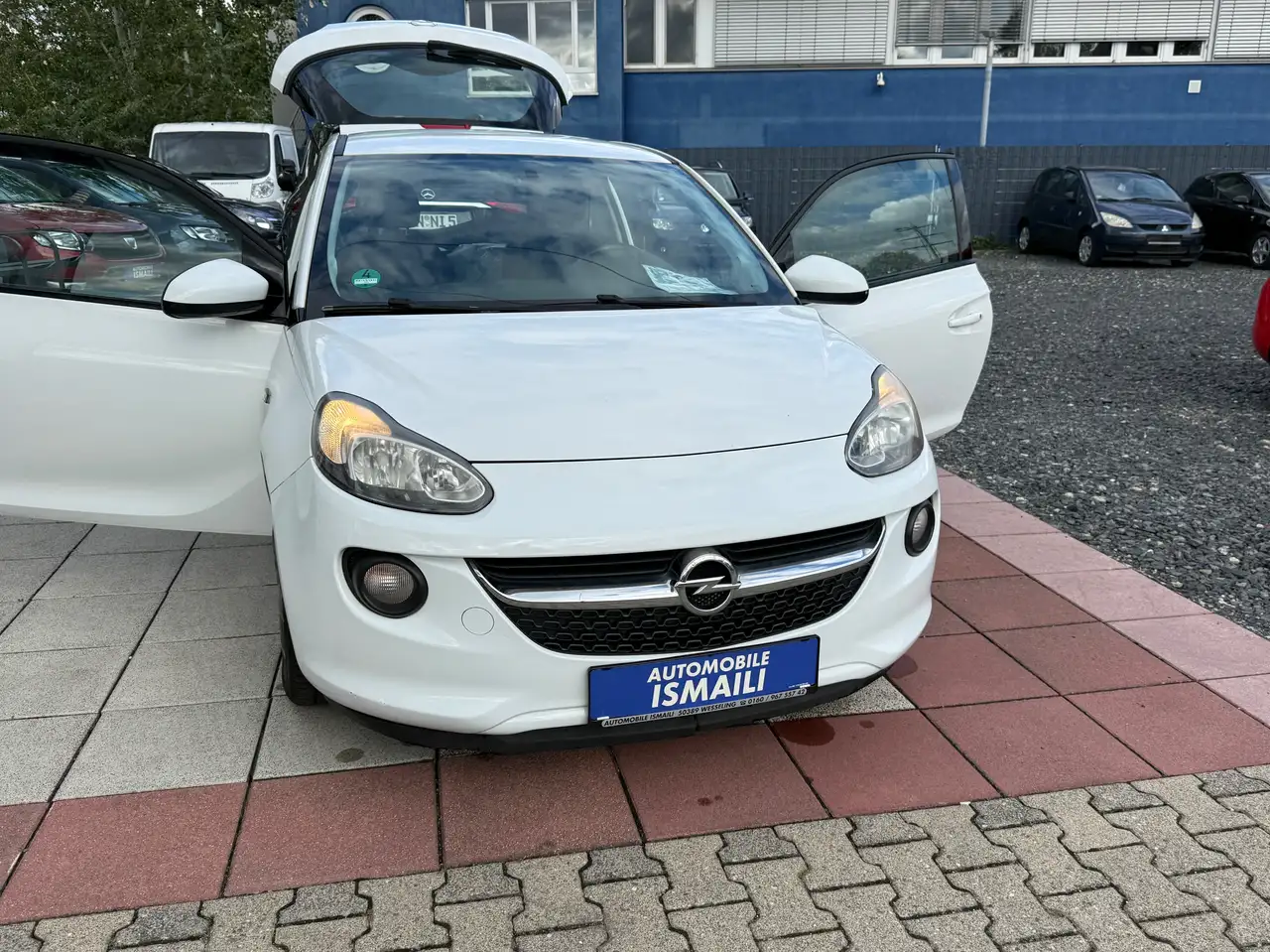 Opel Adam Basis — photo 1 of 29