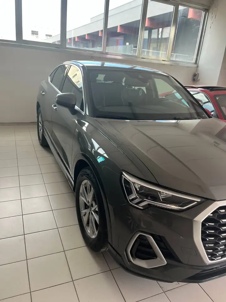 Audi Q3 S LINE Q3 Sportback 35 2.0 tdi Identity Black s-tronic — photo 1 of 5