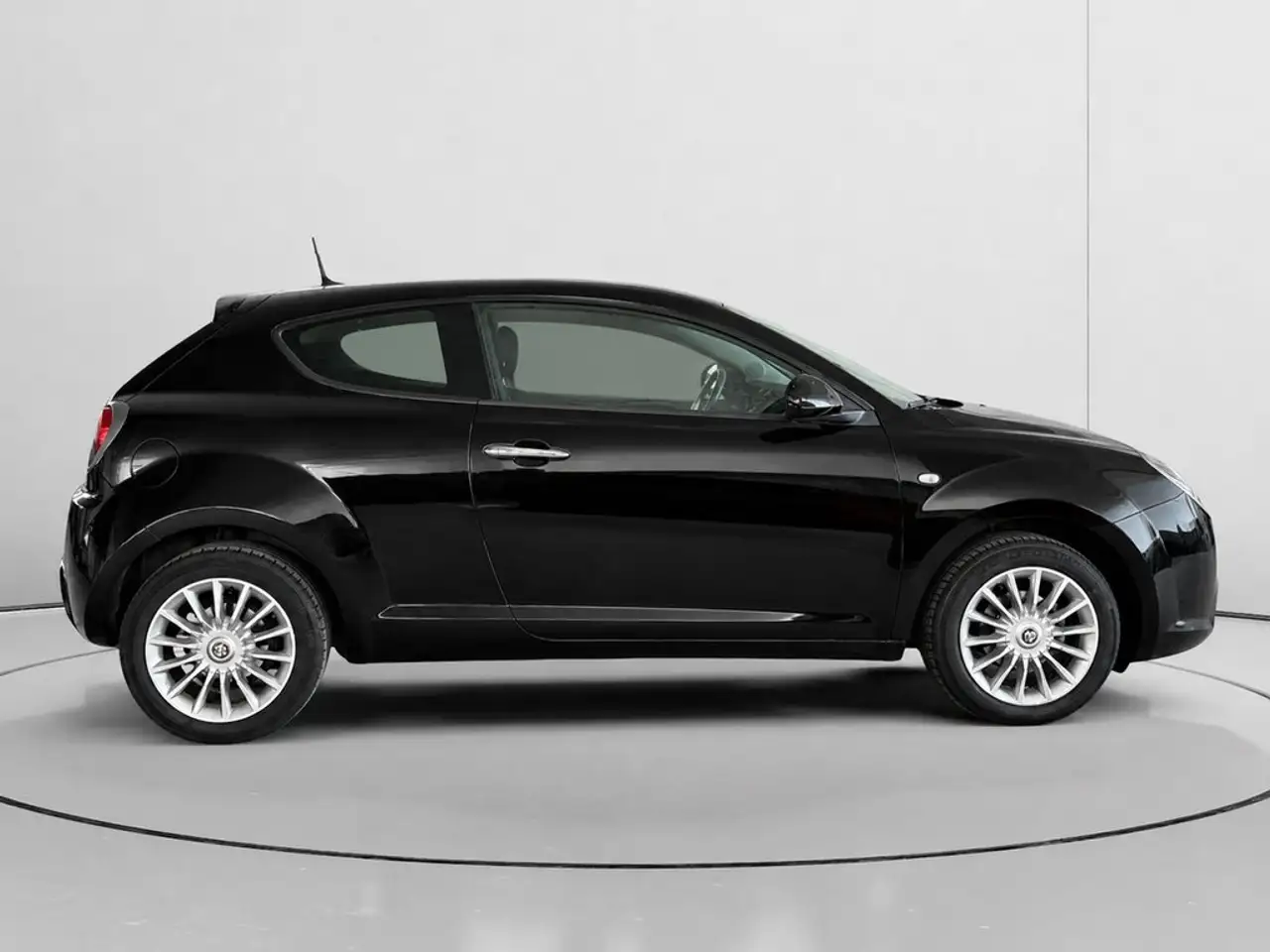 2015 Alfa Romeo MiTo 1.4 70, photograph 2