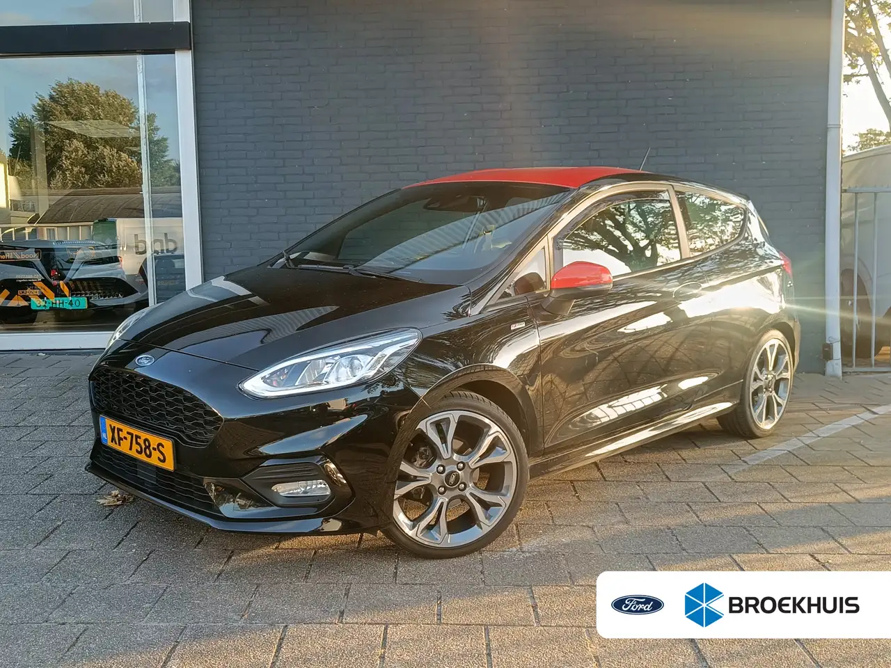Ford Fiesta 1.0 EcoBoost ST-Line | 125 pk! | Half Leder | Wint — photo 1 of 14