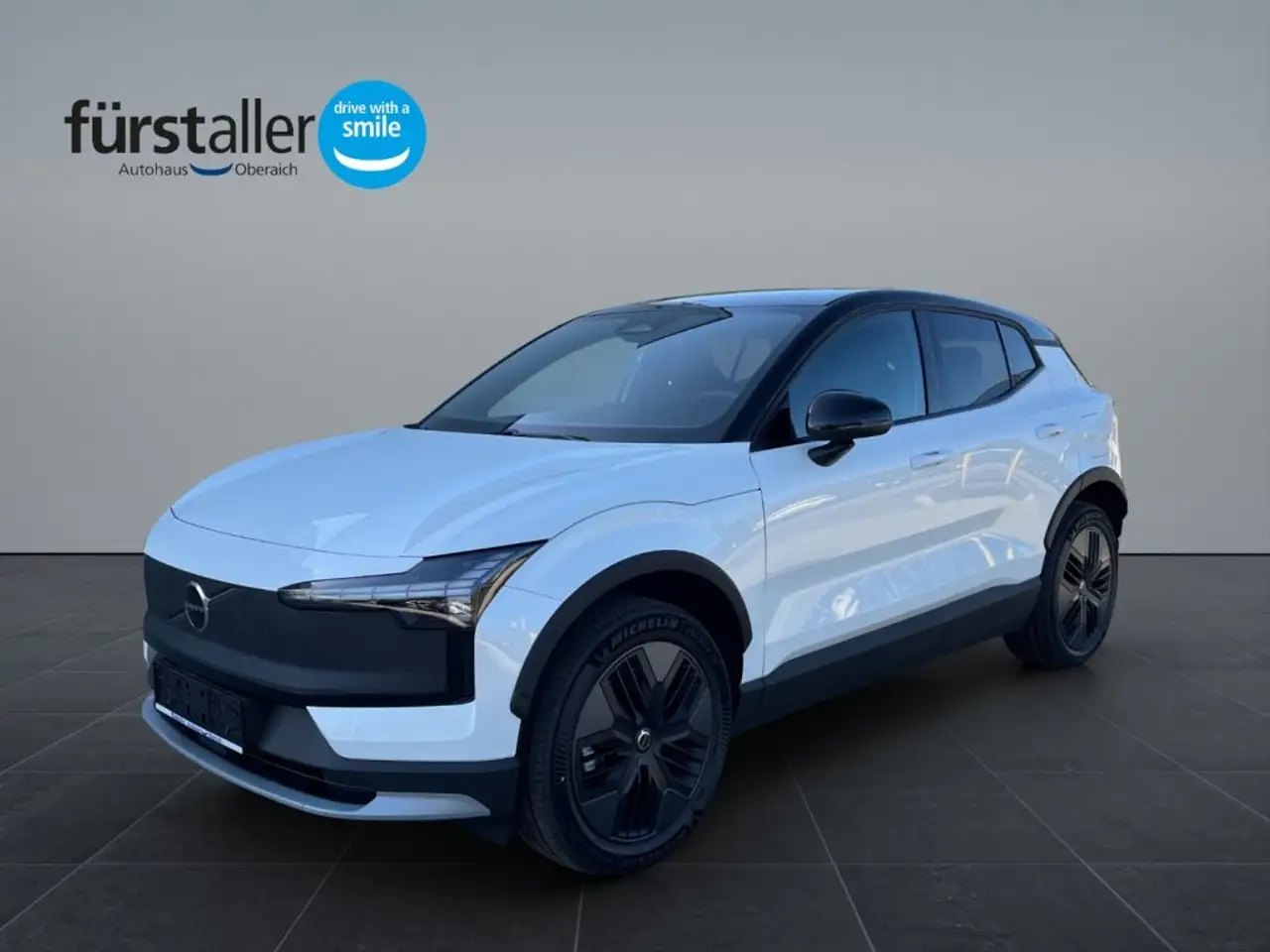 Volvo EX30 Cross Country Plus, P5 Long Range Vollelektrisch — photo 1 of 20