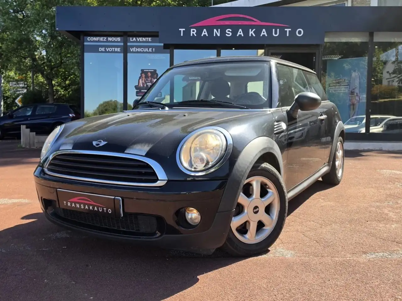 MINI One 1.4 75CH — photo 1 of 40