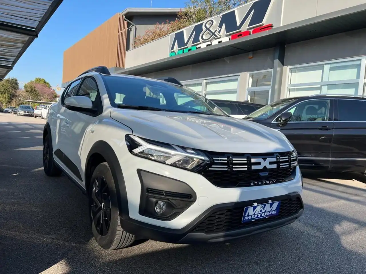 Dacia Sandero Stepway 1.0 TCe GPL Expression #VARI COLORI — photo 1 of 15