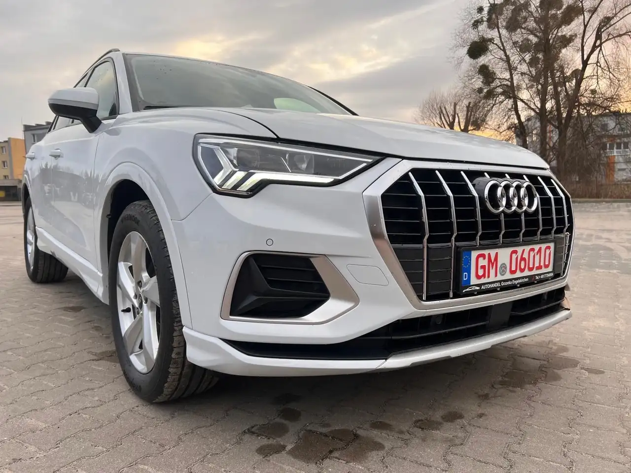 Audi Q3 35 Aut.TDI advanced/Sport GarantieMatrixLeder — photo 1 of 40