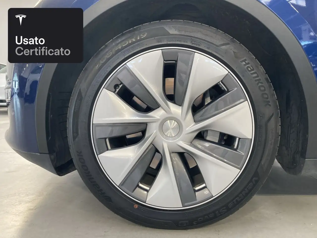 2022 Tesla Model Y Long Range AWD, photograph 5