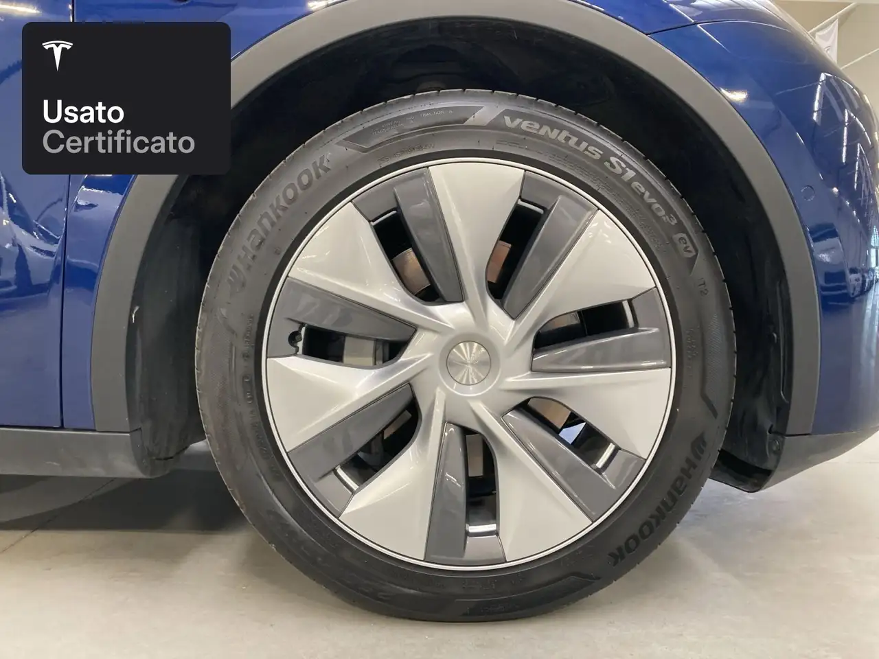 2022 Tesla Model Y Long Range AWD, photograph 11