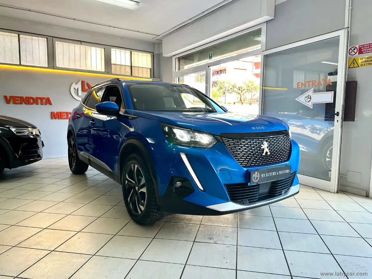 Peugeot 2008 BlueHDi 110 S&S ALLURE — photo 1 of 15